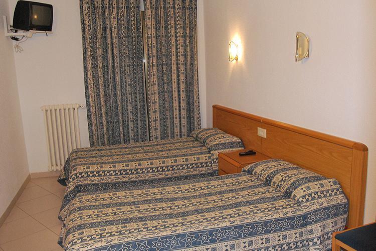 Hostal Gran Sol Llança Zewnętrze zdjęcie