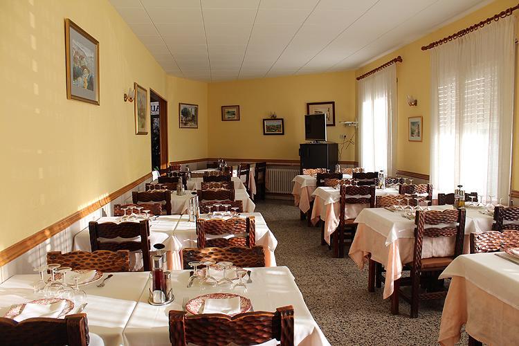 Hostal Gran Sol Llança Zewnętrze zdjęcie