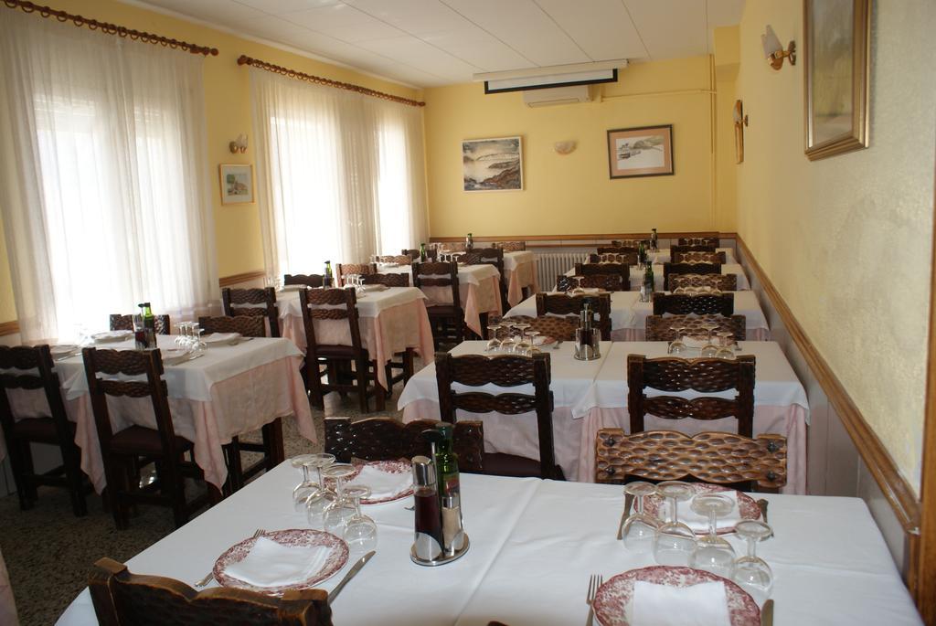 Hostal Gran Sol Llança Zewnętrze zdjęcie