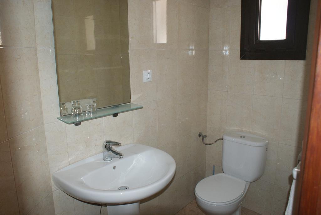 Hostal Gran Sol Llança Zewnętrze zdjęcie